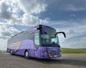 Hello Holidays investeşte peste 2 milioane de euro în autocare moderne şi un nou sediu în Bucureşti